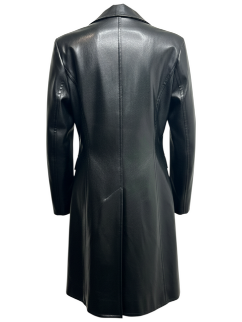 Vue arrière du manteau en cuir noir Chantal Rosner par CHEZ SNOW BUNNY avec une coupe ajustée et un col classique