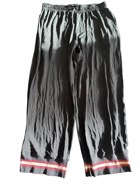 JPG Black Red Detail Capri Pant