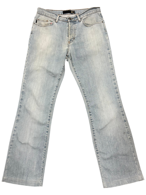 Jean vintage bleu clair Just Cavalli taille 44 EU proposé par CHEZ SNOW BUNNY avec coupe droite classique
