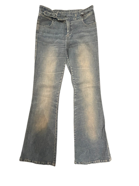 Low-Rise Jeans With Belt