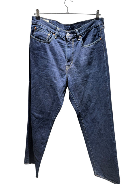 Levi's Jean very baggy