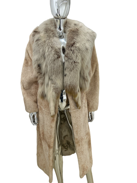 Bison fur and fox collar